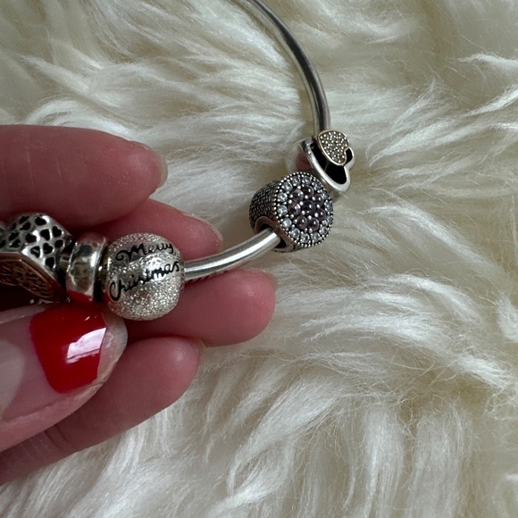 Authentic NEW PANDORA “Unique As You Are” Bangle Bracelet with 5pcs charms - Picture 9 of 11